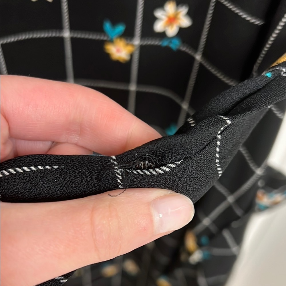 Floral Grid Black Dress - Picture 6 of 6